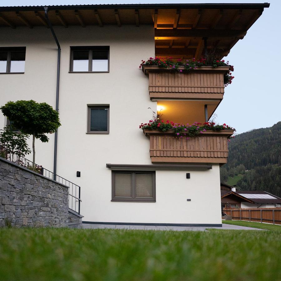 Berg' & Bluamen Appartements Stubai Neustift im Stubaital Eksteriør billede