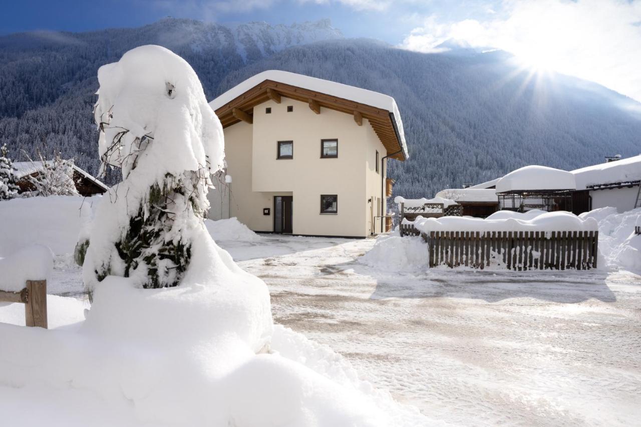 Berg' & Bluamen Appartements Stubai Neustift im Stubaital Eksteriør billede