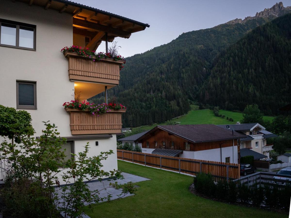 Berg' & Bluamen Appartements Stubai Neustift im Stubaital Eksteriør billede