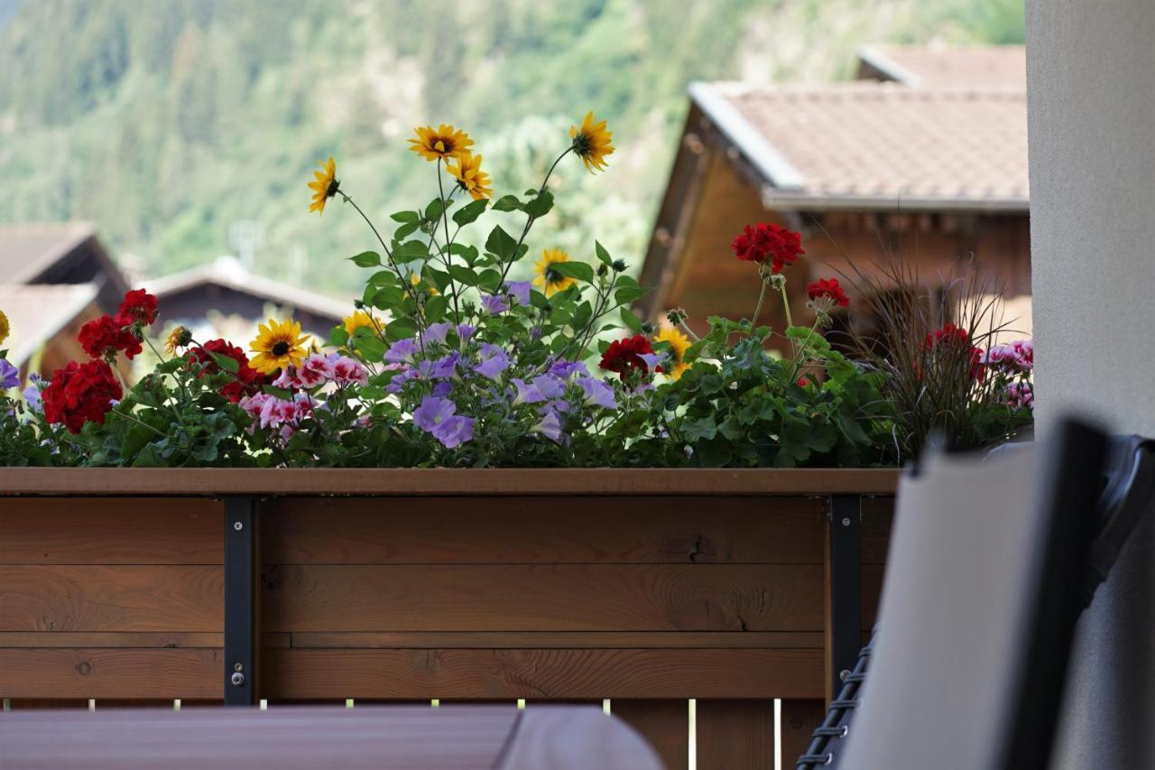 Berg' & Bluamen Appartements Stubai Neustift im Stubaital Eksteriør billede