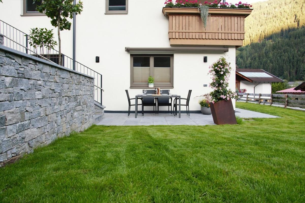 Berg' & Bluamen Appartements Stubai Neustift im Stubaital Eksteriør billede